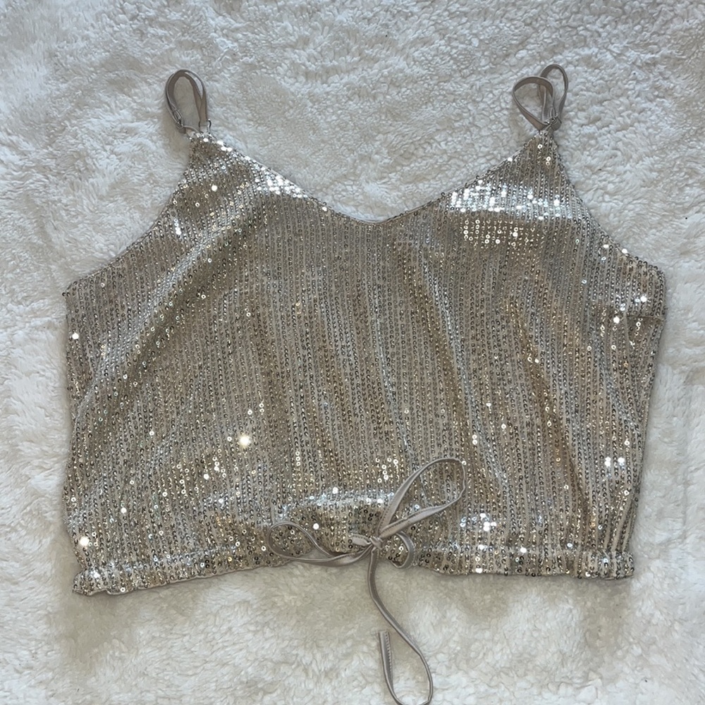 Women’s adjustable gold top
